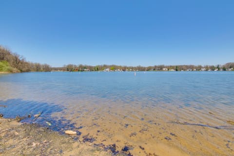 Walk to Lake Nautical Akron Cottage with Deck! House in Ohio