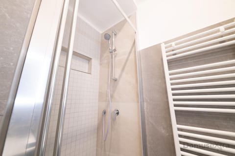 Shower, Bathroom, internet