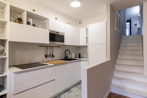 Kitchen or kitchenette