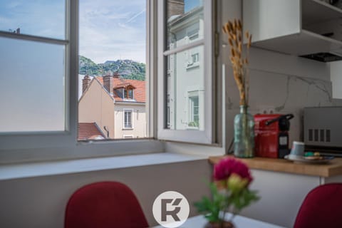 R'Apparts T3 Cozy Little Nest Apartment in Grenoble