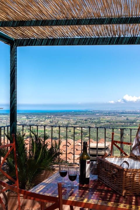 Patio, Day, Natural landscape, View (from property/room), Balcony/Terrace, Sea view