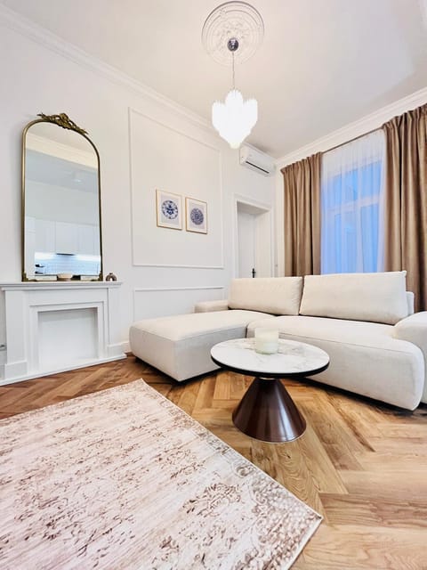 Living room, Photo of the whole room, Seating area