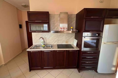 Kitchen or kitchenette, pet friendly, stove