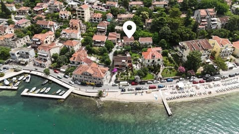 Bird's eye view, Beach, Sea view, Location