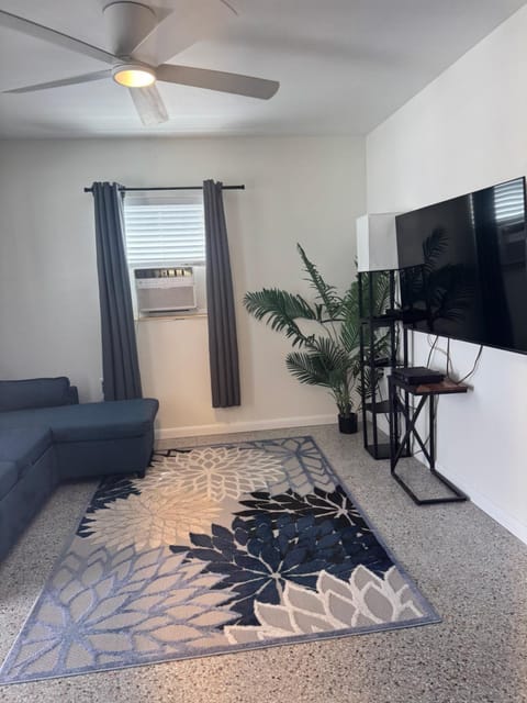 EBBTIDE INN Hotel in Treasure Island