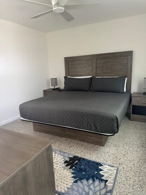 EBBTIDE INN Hotel in Treasure Island