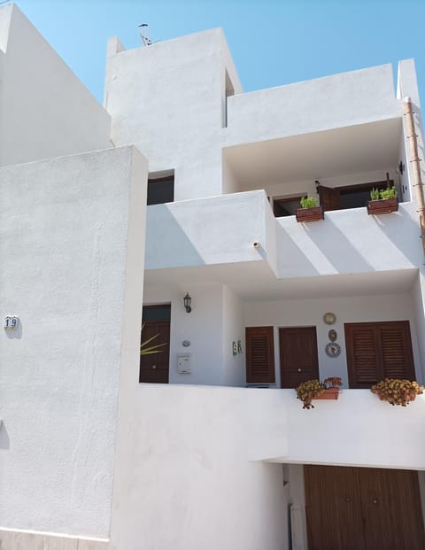 Property building, Nearby landmark, Restaurant/places to eat, Facade/entrance, Day, Neighbourhood, Activities, View (from property/room), Balcony/Terrace, Hiking, Mountain view, Area and facilities, Supermarket/grocery shop, Quiet street view, shuttle