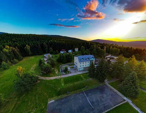 Property building, Natural landscape, Bird's eye view, Mountain view, Sunset
