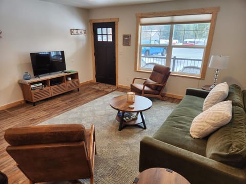 Beargrass Lodging & RV Resort Motel in Hungry Horse