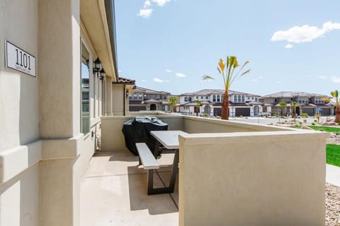 Escondido 1101 Kennedys Hugs Home sleeps 10 guest 3 bedrooms House in Washington