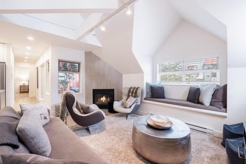 TV and multimedia, Living room, Seating area