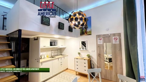 Kitchen or kitchenette, Photo of the whole room, minibar, stove