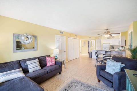 Plantation Palms 6110 by ALBVR - Upgraded Ground Floor Beachfront Condo - Lots of Amenities House in Alabama