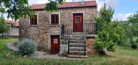 Property building, Day, Garden, Garden view