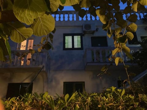 Studios Annie Apartment hotel in Kotor Municipality