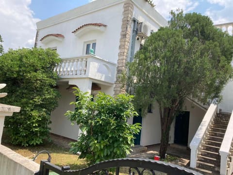 Studios Annie Apartment hotel in Kotor Municipality