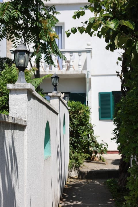 Studios Annie Apartment hotel in Kotor Municipality