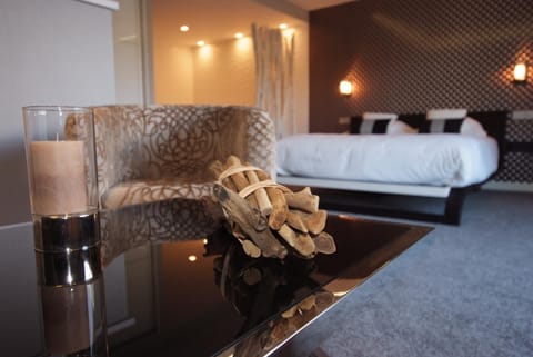 Bed, Decorative detail