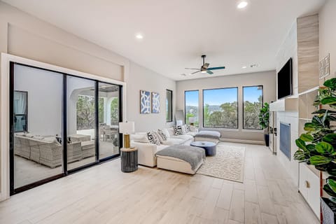 Dream on Devil's Cove House in Jonestown