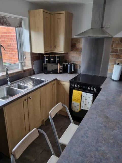 41 mortimer drive, ideal location near ludlow House in Wales