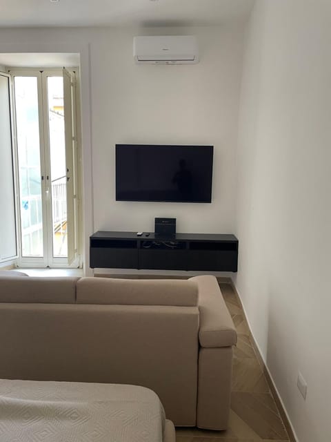 TV and multimedia, Evening entertainment, air conditioner