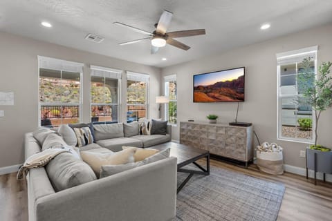 Escondido 2355 Brand New home BBQ Grill, Shuffleboard, Nintendo Switch, Scooters, and More! House in Washington