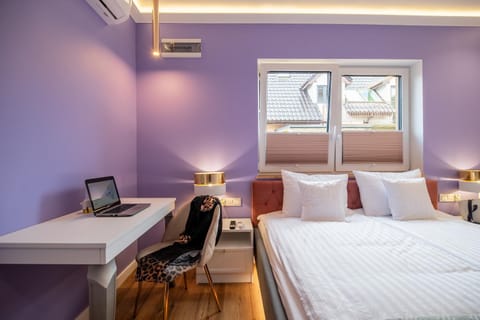 Bed, TV and multimedia, View (from property/room), View (from property/room), Other, Other, Other, Photo of the whole room, Bedroom, furniture, furniture, furniture, air conditioner