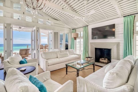 Beluga House in Seaside