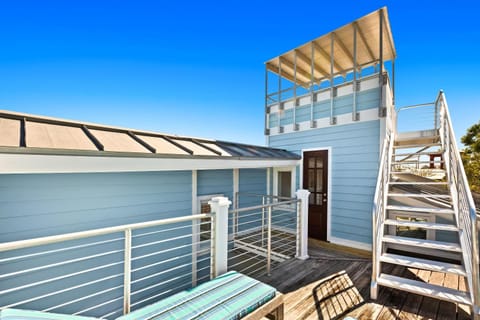 Just for Fun Main and Carriage House in Seaside