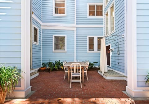 Just for Fun Main and Carriage House in Seaside