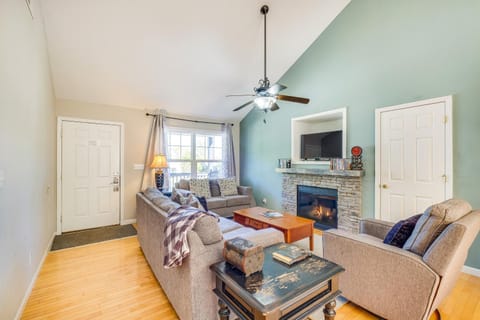 Taylorsville Lake Cottage Rental with Hot Tub! House in Indiana