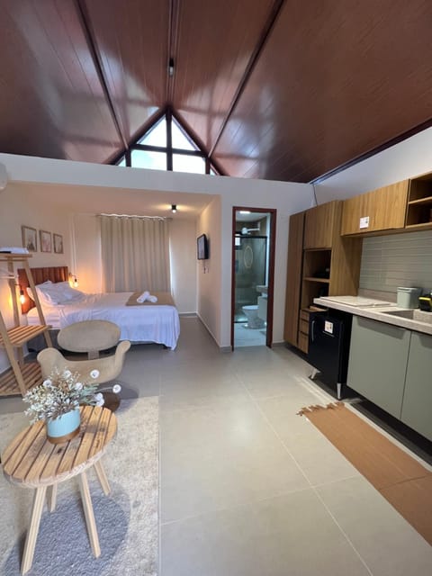 Bed, TV and multimedia, Photo of the whole room, Bedroom, oven