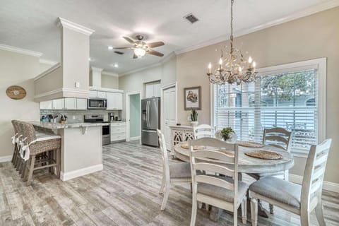 Sandy's Seacrest House in Seacrest