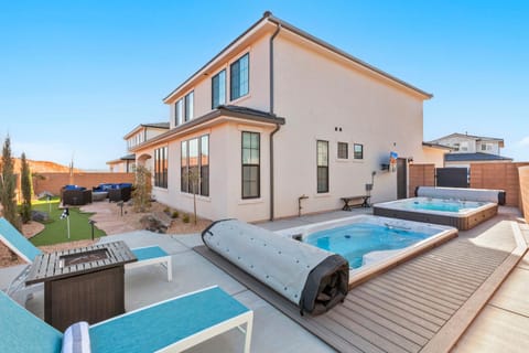 1308 Luxury Private Swim Spas, Putting Green, Ping Pong Table, and Game Room House in Washington