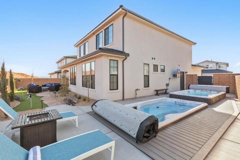 1308 Luxury Private Swim Spas, Putting Green, Ping Pong Table, and Game Room House in Washington