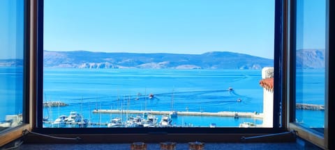Nearby landmark, Day, Natural landscape, Landmark view, Sea view