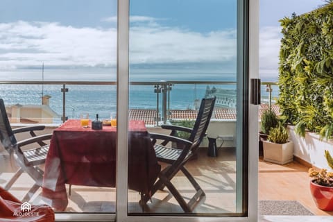 Balcony/Terrace, Living room, Dining area, Beach, Sea view