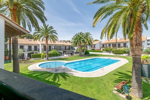 Property building, Day, Garden, Garden view, Pool view