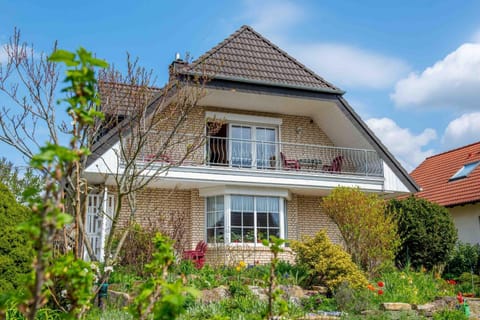 Property building, Spring, Day, Garden, Balcony/Terrace, Garden view
