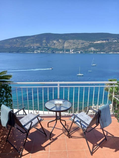 Patio, View (from property/room), Balcony/Terrace, Seating area, Sea view