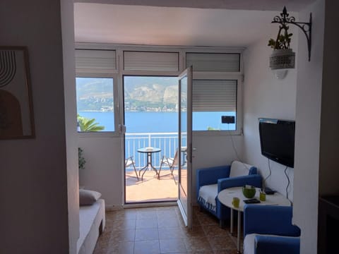 TV and multimedia, View (from property/room), Balcony/Terrace, Living room, Sea view