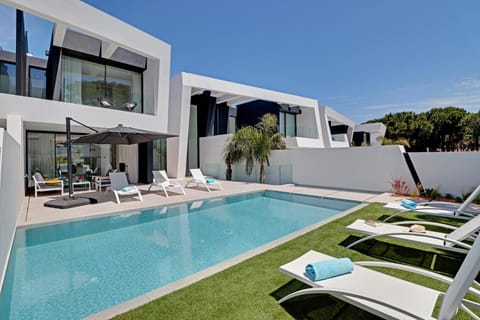 Day, Garden, Pool view, Swimming pool, sunbed