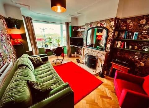 Liverpool - Cosy Jazzy Beach Home! House in England