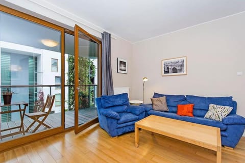 Living room, Photo of the whole room, Decorative detail, Seating area, Dining area, Area and facilities