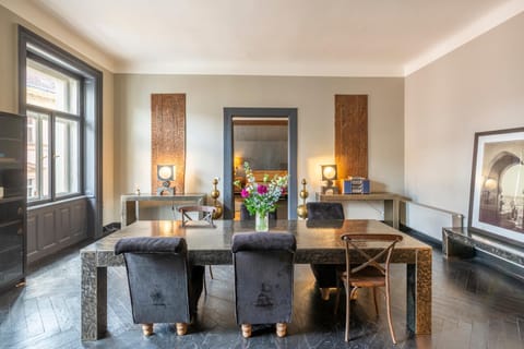 Living room, Seating area, Dining area