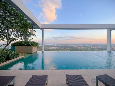 Day, View (from property/room), Swimming pool, Swimming pool, sunbed