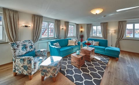 View (from property/room), Living room, Seating area