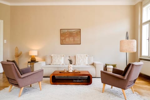 Living room, Photo of the whole room, Seating area