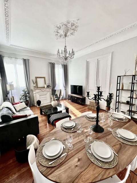 Living room, Dining area