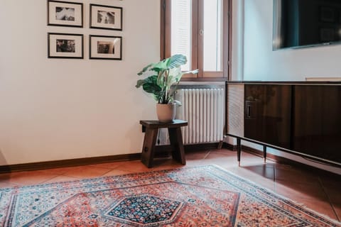 TV and multimedia, Living room, Evening entertainment